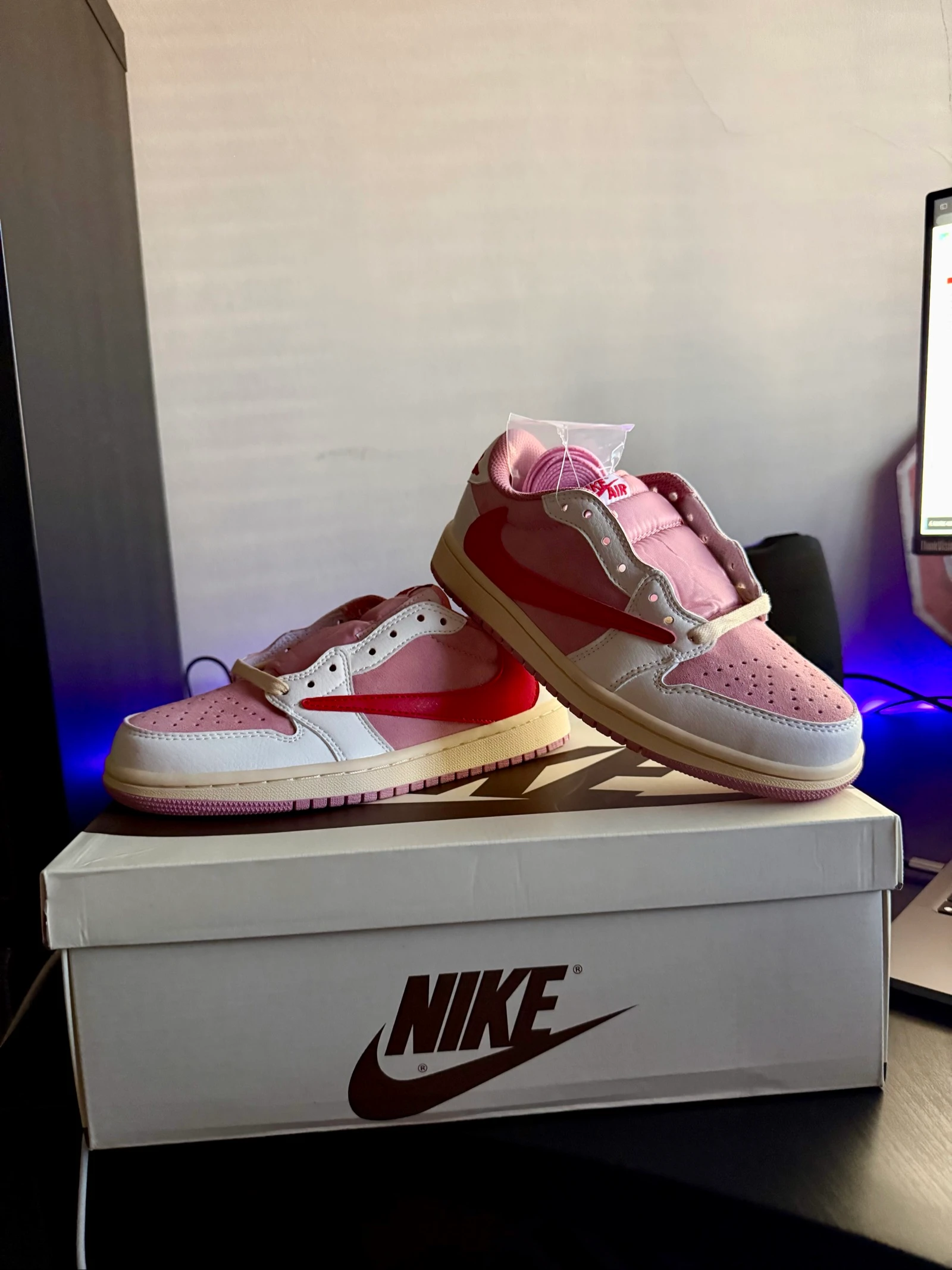 Nike Air Jordan 1 Low x Travis Scott Roze – Maat 37,5 (Nieuw) – photo 2